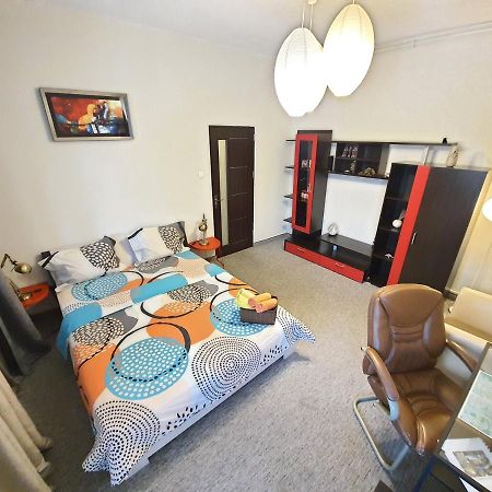 Global Downtown Apartments - Universitate - Calea Victoriei Бухарест Екстер'єр фото
