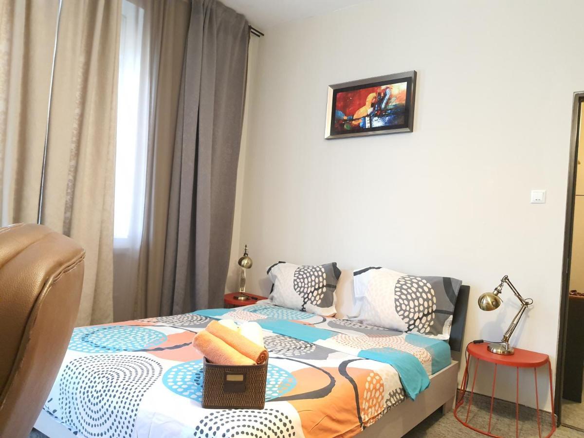 Global Downtown Apartments - Universitate - Calea Victoriei Бухарест Екстер'єр фото