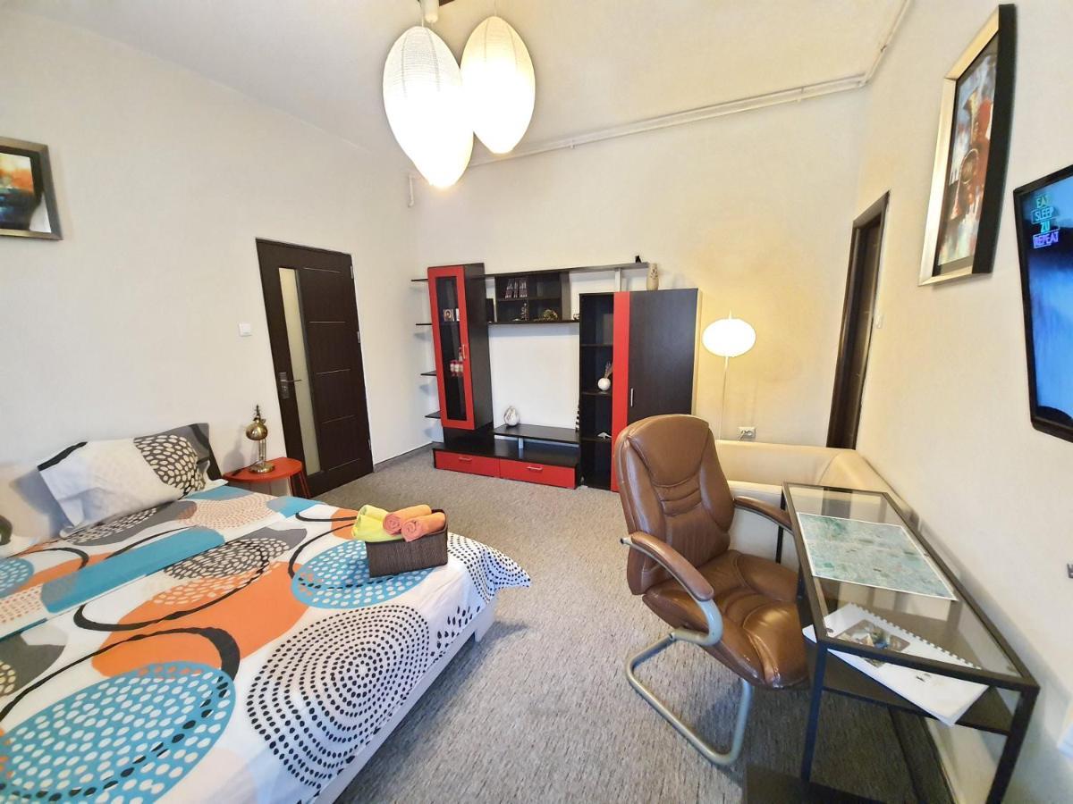 Global Downtown Apartments - Universitate - Calea Victoriei Бухарест Екстер'єр фото
