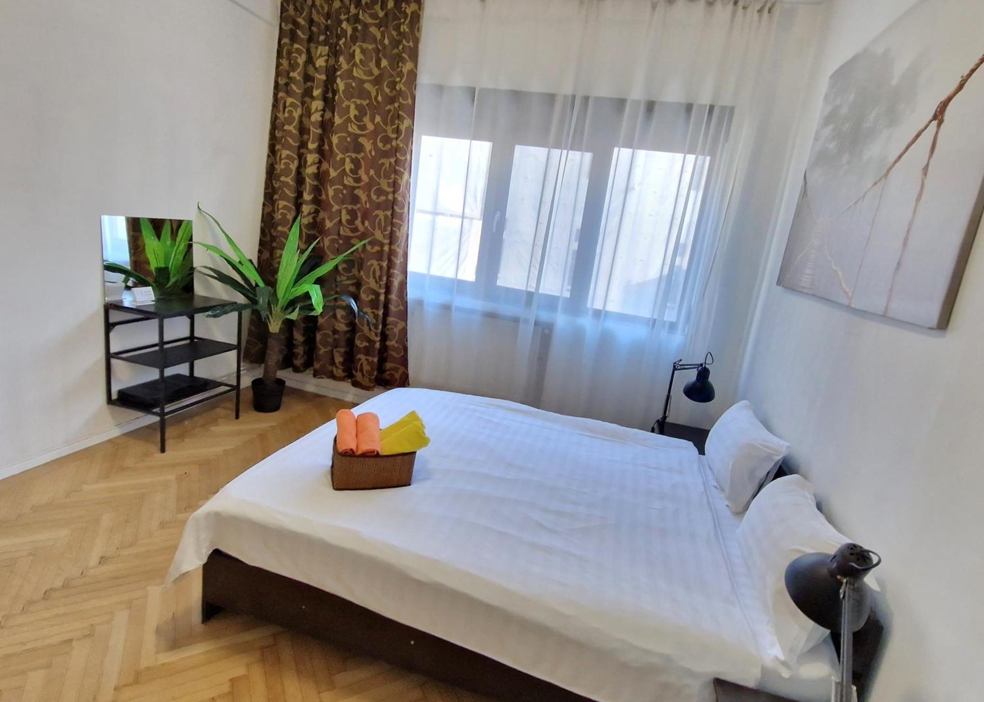 Global Downtown Apartments - Universitate - Calea Victoriei Бухарест Екстер'єр фото